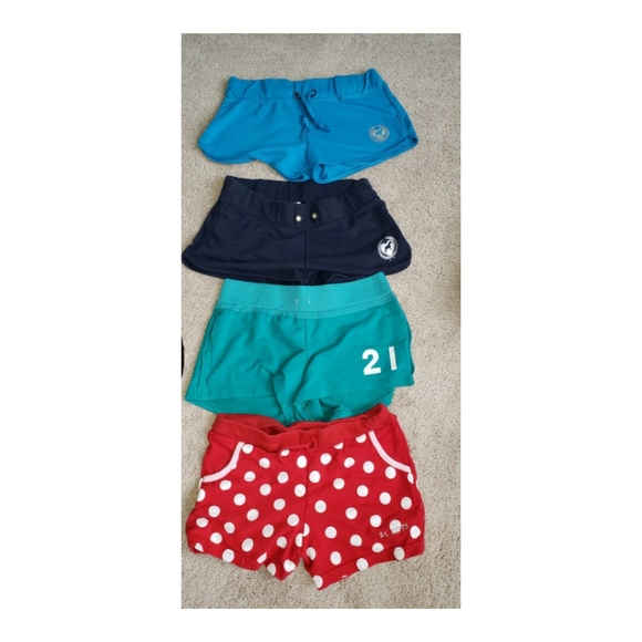 💥3 for $25💥 Women's summer shorts and tops - Picture 2 of 3